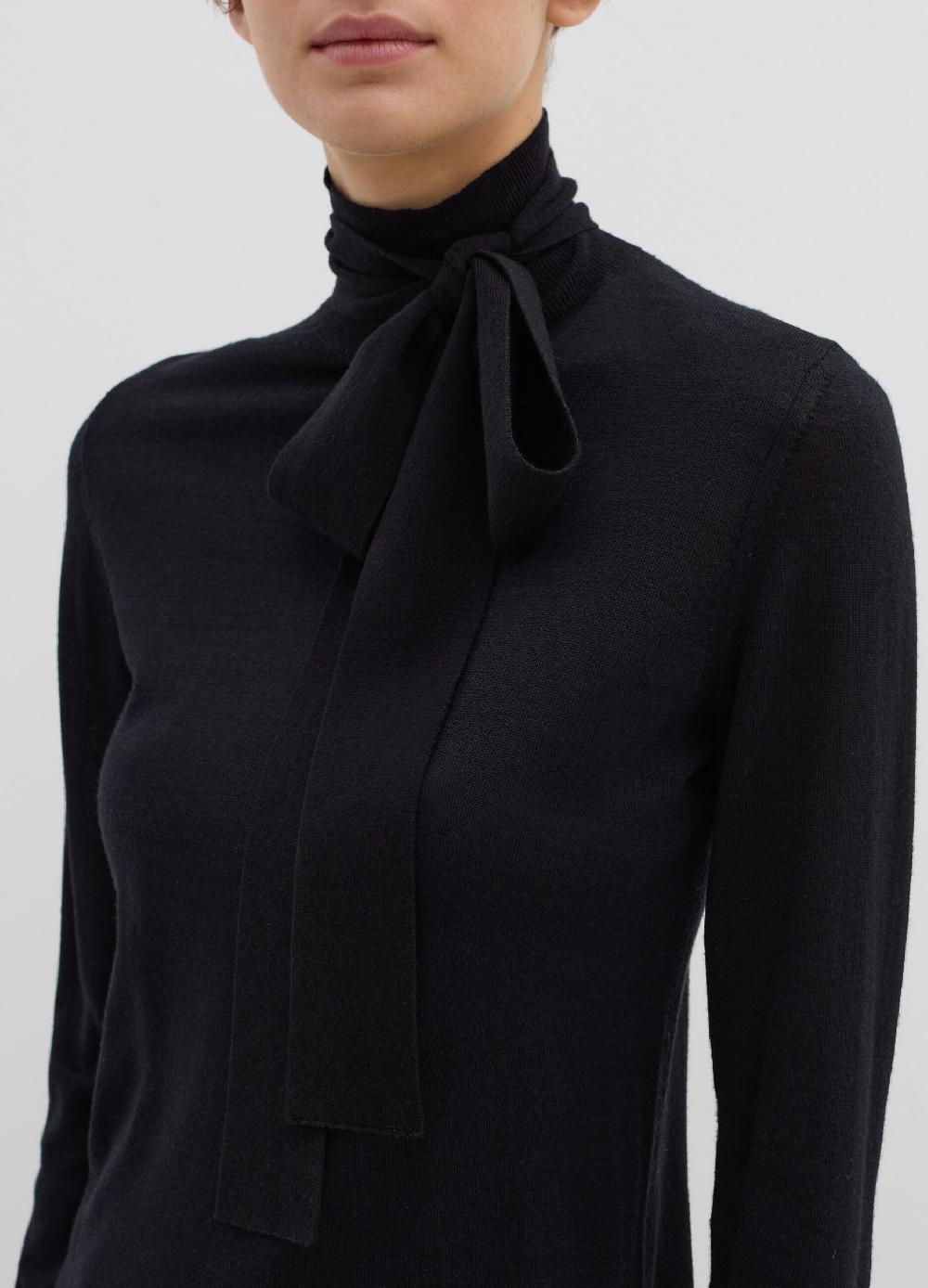 Stefanel Maglia a collo alto con foulard Presa
